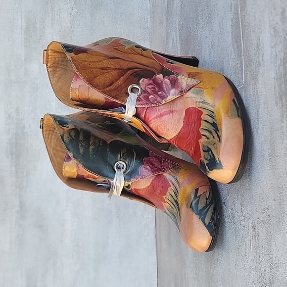 John Fluevog Shoes - John Fluevog floral booties size 8
